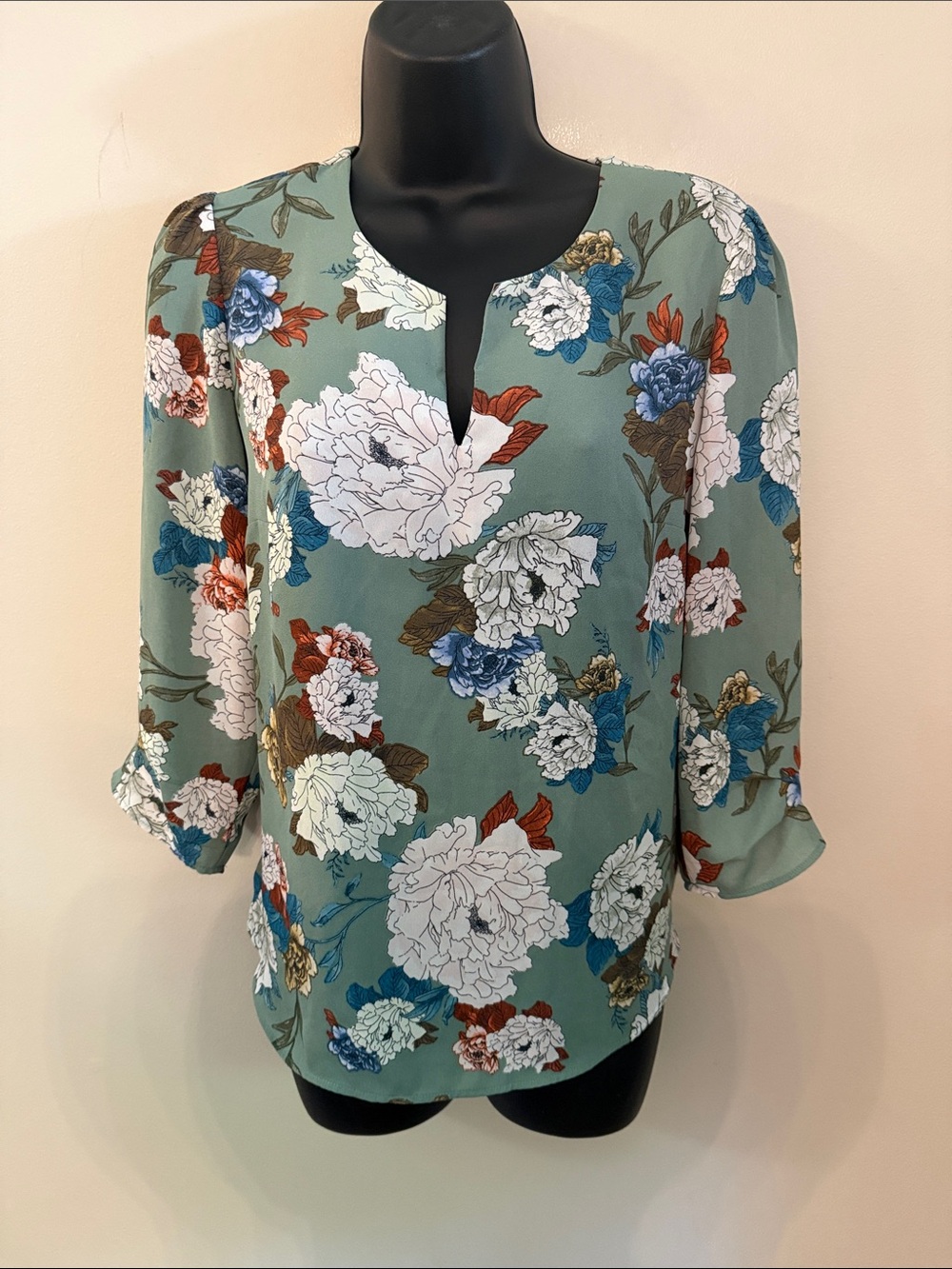 Women’s Floral Split-Neck Blouse in Sage Green